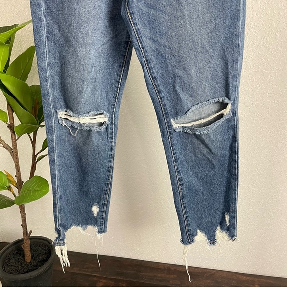 Blank NYC The Straight Up Distressed Knee and Ankles Jeans Size 27 - Picture 5 of 12